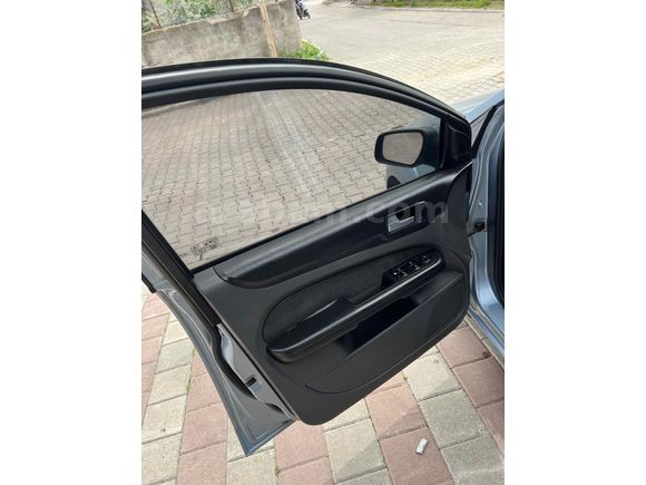 Sahibinden Ford Focus 1.6 Ghia 2005 Model 