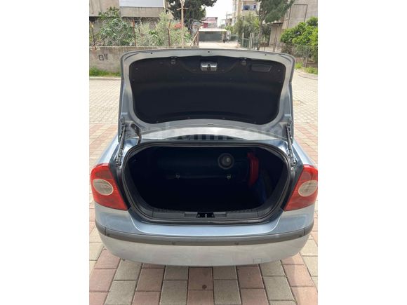 Sahibinden Ford Focus 1.6 Ghia 2005 Model 