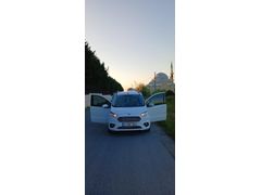 Sahibinden Ford Tourneo Courier 1.5 TDCi Titanium 2018 Model