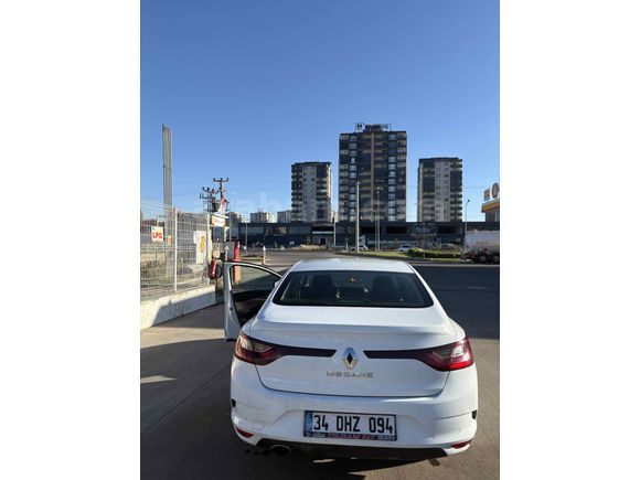 Sahibinden Renault Megane 1.5 Blue DCI Touch 2020 Model 