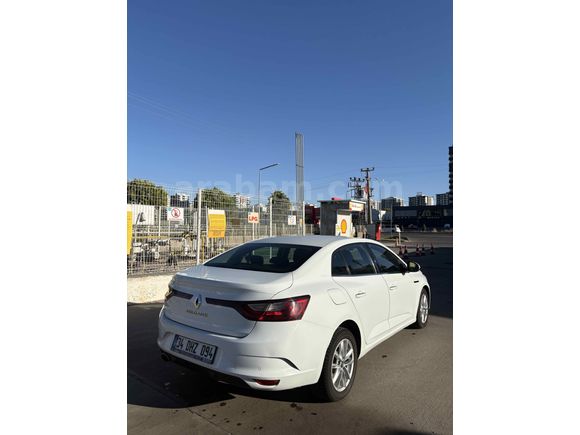 Sahibinden Renault Megane 1.5 Blue DCI Touch 2020 Model 