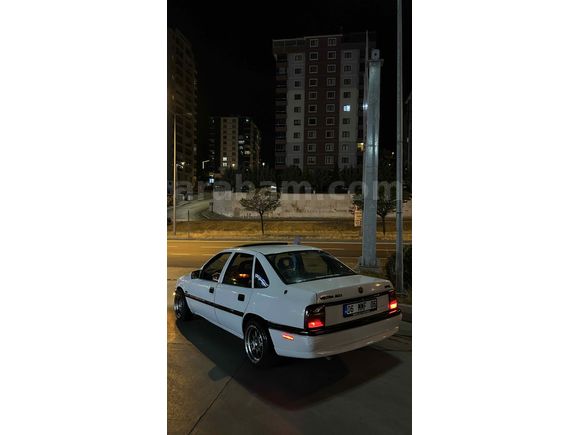 Sahibinden Opel Vectra 2.0 GLS 1993 Model 