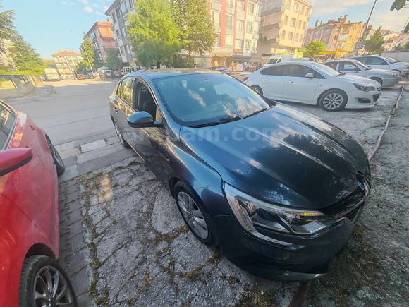 Sahibinden Renault Megane 1.3 TCe Joy 2021 Model Acill