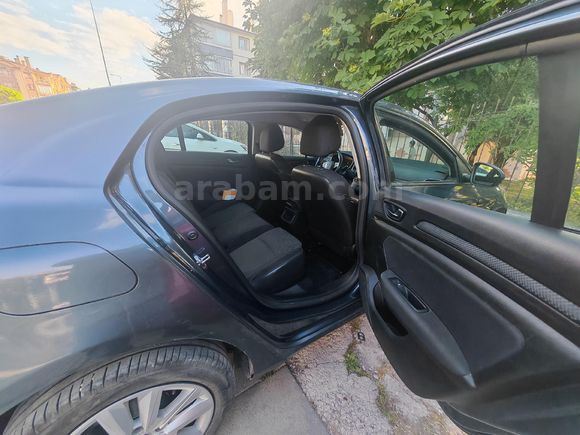 Sahibinden Renault Megane 1.3 TCe Joy 2021 Model Acill