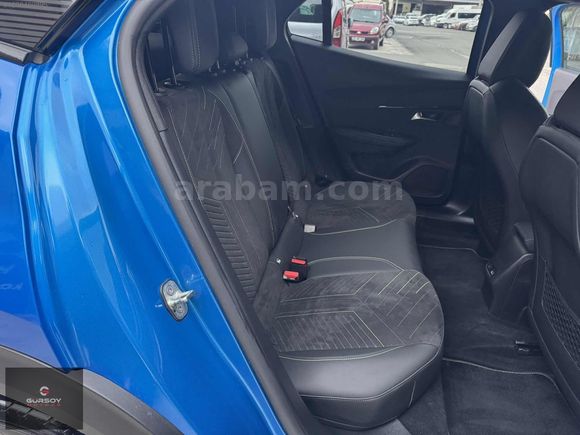 2023 e-2008 GT MAKYAJLI + ELKTRKLI KLTK+ISITMA+ BOYASIZ+44.000KM