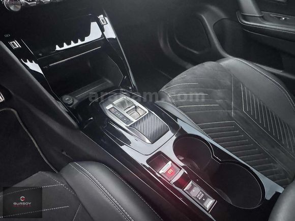 2023 e-2008 GT MAKYAJLI + ELKTRKLI KLTK+ISITMA+ BOYASIZ+44.000KM