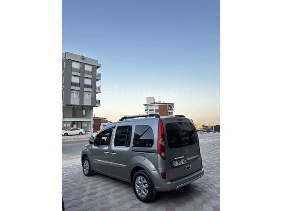 Sahibinden Renault Kangoo Multix 1.5 dCi Privilege Chromeline 2011 Model Antalya