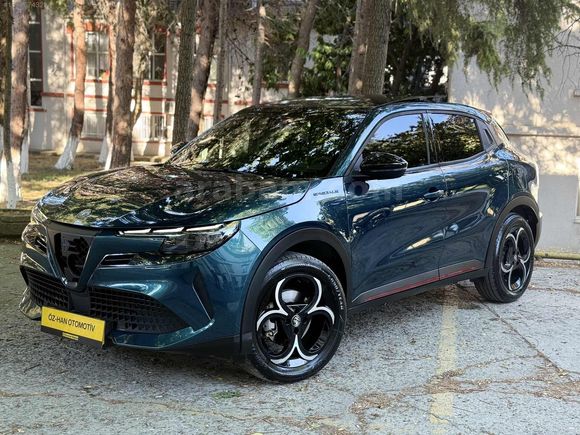 ÖZ-HAN OTOMOTİV'DEN 2025 ALFA ROMEO JUNİOR IBRADA 1.2MHEV HİBRİT