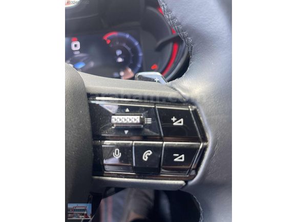 ALFİN ALFA ROMEO 2025 JUNİOR 1.2MHEV SPECİALEPLUS-BOYASIZ-SUNROF