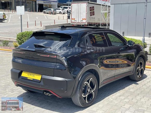 ALFİN ALFA ROMEO 2025 JUNİOR 1.2MHEV SPECİALEPLUS-BOYASIZ-SUNROF