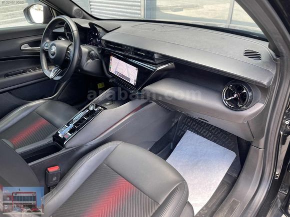 ALFİN ALFA ROMEO 2025 JUNİOR 1.2MHEV SPECİALEPLUS-BOYASIZ-SUNROF