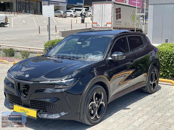 ALFİN ALFA ROMEO 2025 JUNİOR 1.2MHEV SPECİALEPLUS-BOYASIZ-SUNROF