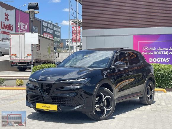 ALFİN ALFA ROMEO 2025 JUNİOR 1.2MHEV SPECİALEPLUS-BOYASIZ-SUNROF