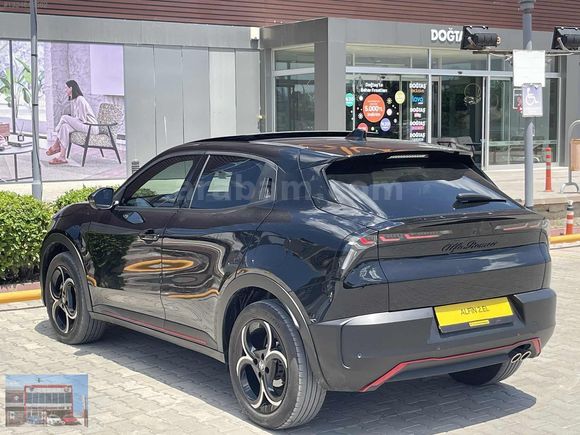 ALFİN ALFA ROMEO 2025 JUNİOR 1.2MHEV SPECİALEPLUS-BOYASIZ-SUNROF