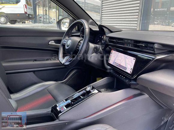 ALFİN ALFA ROMEO 2025 JUNİOR 1.2MHEV SPECİALEPLUS-BOYASIZ-SUNROF