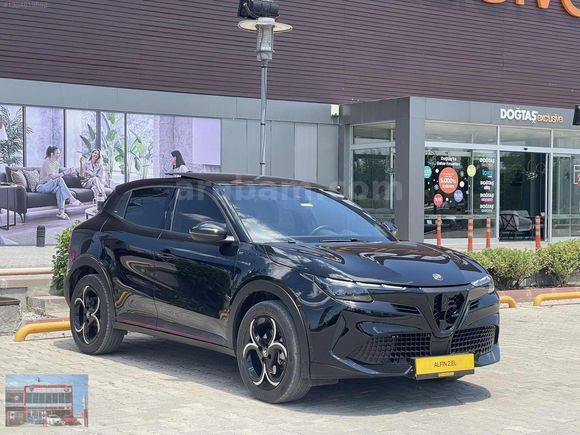 ALFİN ALFA ROMEO 2025 JUNİOR 1.2MHEV SPECİALEPLUS-BOYASIZ-SUNROF