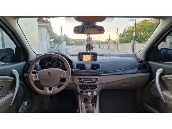 2011 RENAULT MEGANE PRIVILEGE 1.5 dCI 110 PS