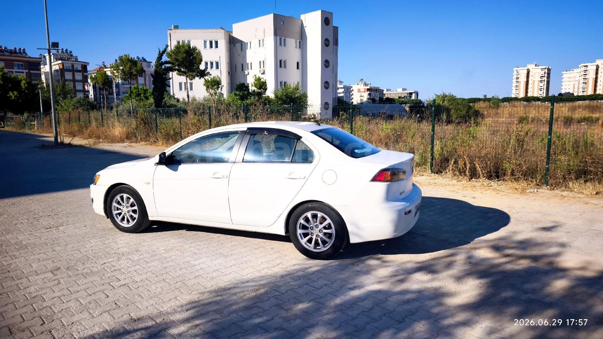 Sahibinden Mitsubishi Lancer 1.6 Invite 2011 Model Tekirdağ 163.000 km Beyaz 4