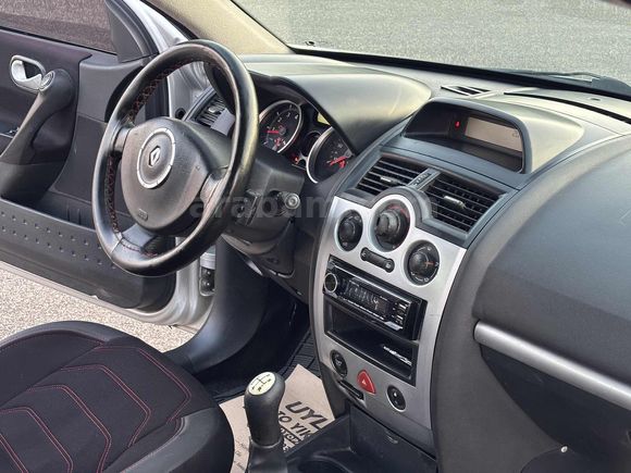 2009 DEĞİŞENSİZ 245 000 KM MEGANE TAKAS AÇIK