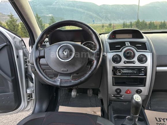 2009 DEĞİŞENSİZ 245 000 KM MEGANE TAKAS AÇIK