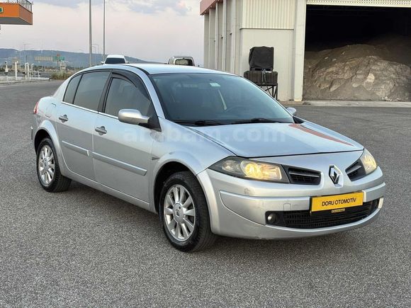 2009 DEĞİŞENSİZ 245 000 KM MEGANE TAKAS AÇIK