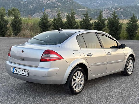 2009 DEĞİŞENSİZ 245 000 KM MEGANE TAKAS AÇIK
