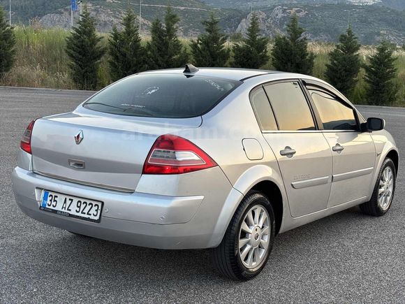 2009 DEĞİŞENSİZ 245 000 KM MEGANE TAKAS AÇIK