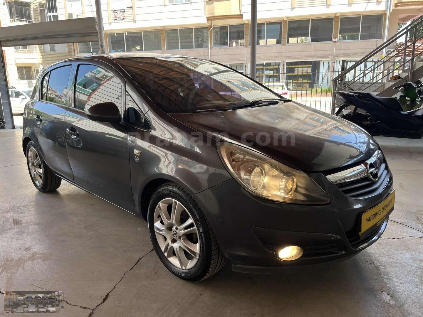 Galeriden Opel Corsa 1.4 Twinport Enjoy 111 2010 Model İzmir 214.000 km Gri 4