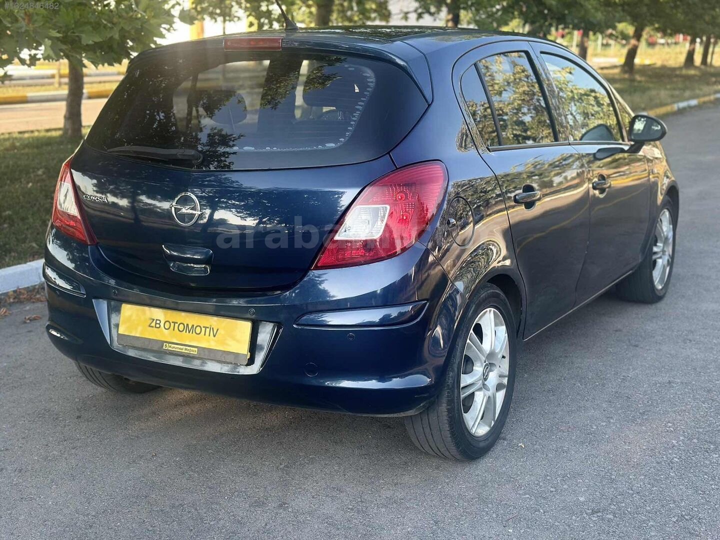 Galeriden Opel Corsa 1.4 Twinport Enjoy 111 2011 Model Samsun 147.500 km Lacivert 5