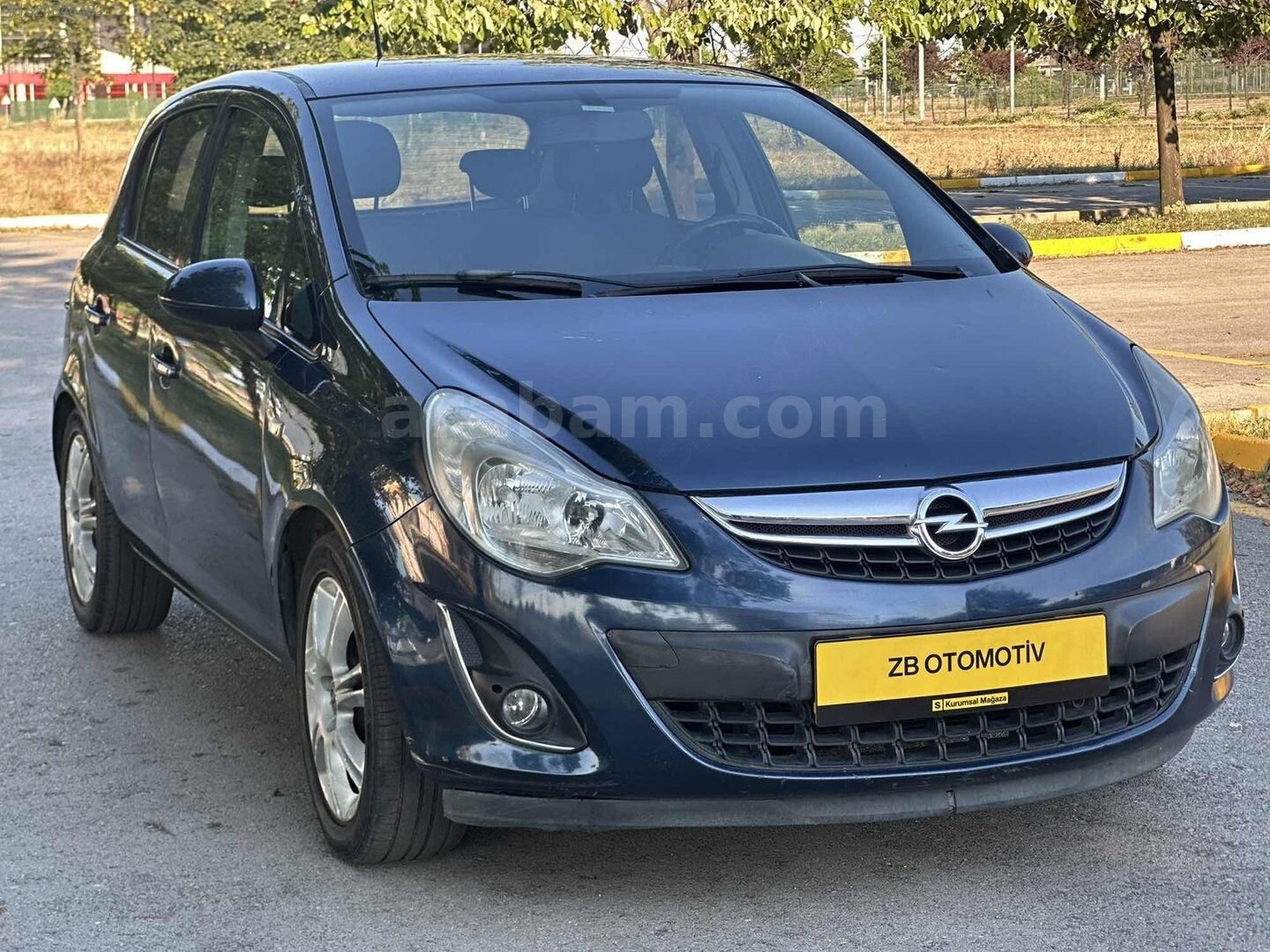 Galeriden Opel Corsa 1.4 Twinport Enjoy 111 2011 Model Samsun 147.500 km Lacivert 2