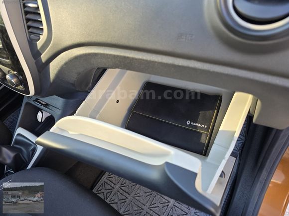 HATASIZ BOYASIZ TRAMERSİZ 2018 RENAULT CAPTURE 55.000 KM ÇİFT RE