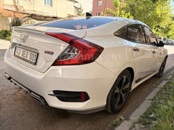  Honda Civic 1.5 i-VTEC RS 