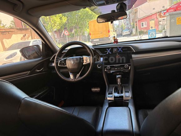  Honda Civic 1.5 i-VTEC RS 