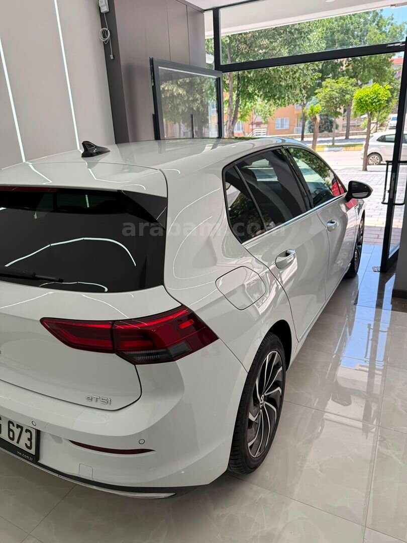 Galeriden Volkswagen Golf 1.0 eTSI Style 2024 Model Isparta 38.900 km Beyaz 5
