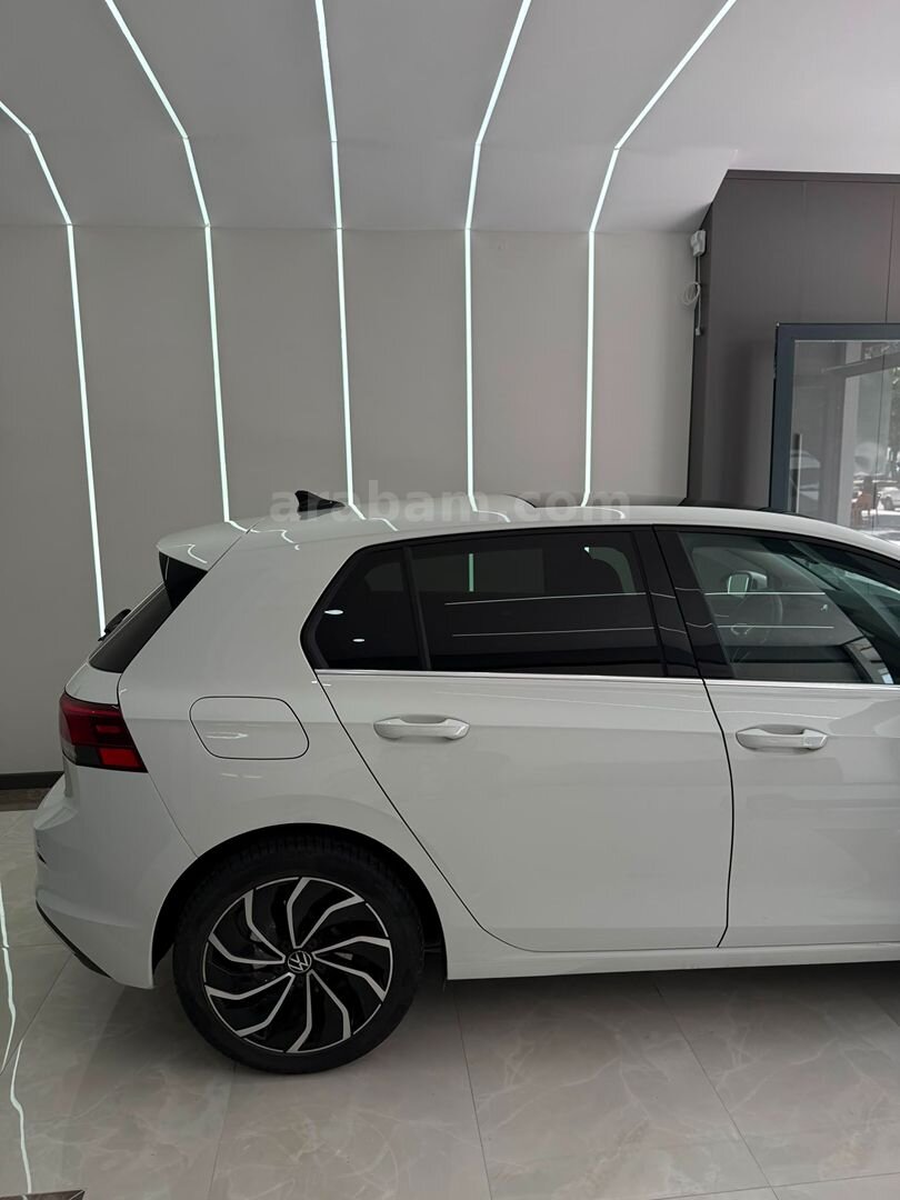 Galeriden Volkswagen Golf 1.0 eTSI Style 2024 Model Isparta 38.900 km Beyaz 6