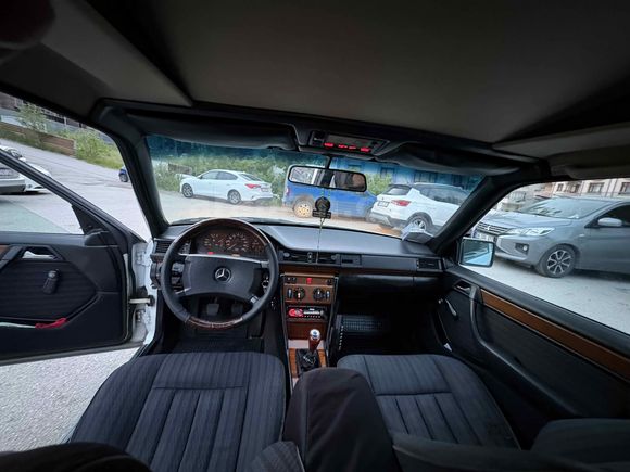 Sahibinden Mercedes - Benz 200 E 1991 Model  MANEVİ SEBEBLERDEN DOLAYI satılık