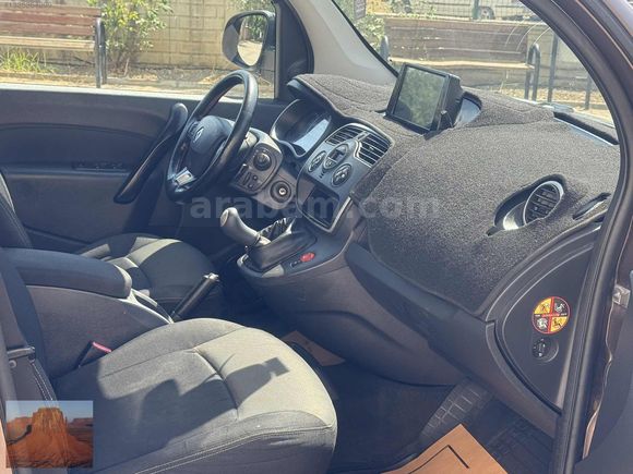 2017 180000 KM RENAULT KANGO MULTİX EXTREM PAK .