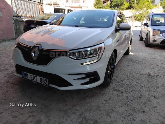 Sahibinden Renault Megane 1.3 TCe Joy 2022 Model
