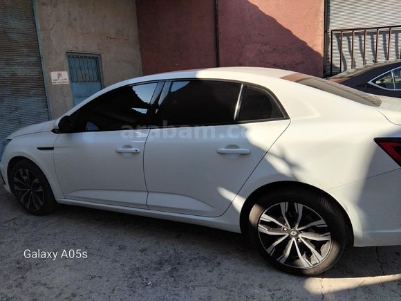 Sahibinden Renault Megane 1.3 TCe Joy 2022 Model