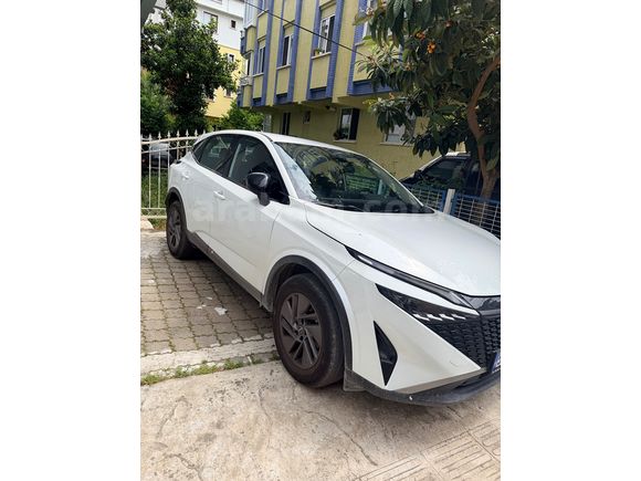 Sahibinden Nissan Qashqai 1.3 DIG-T Design Pack 2025 Model 