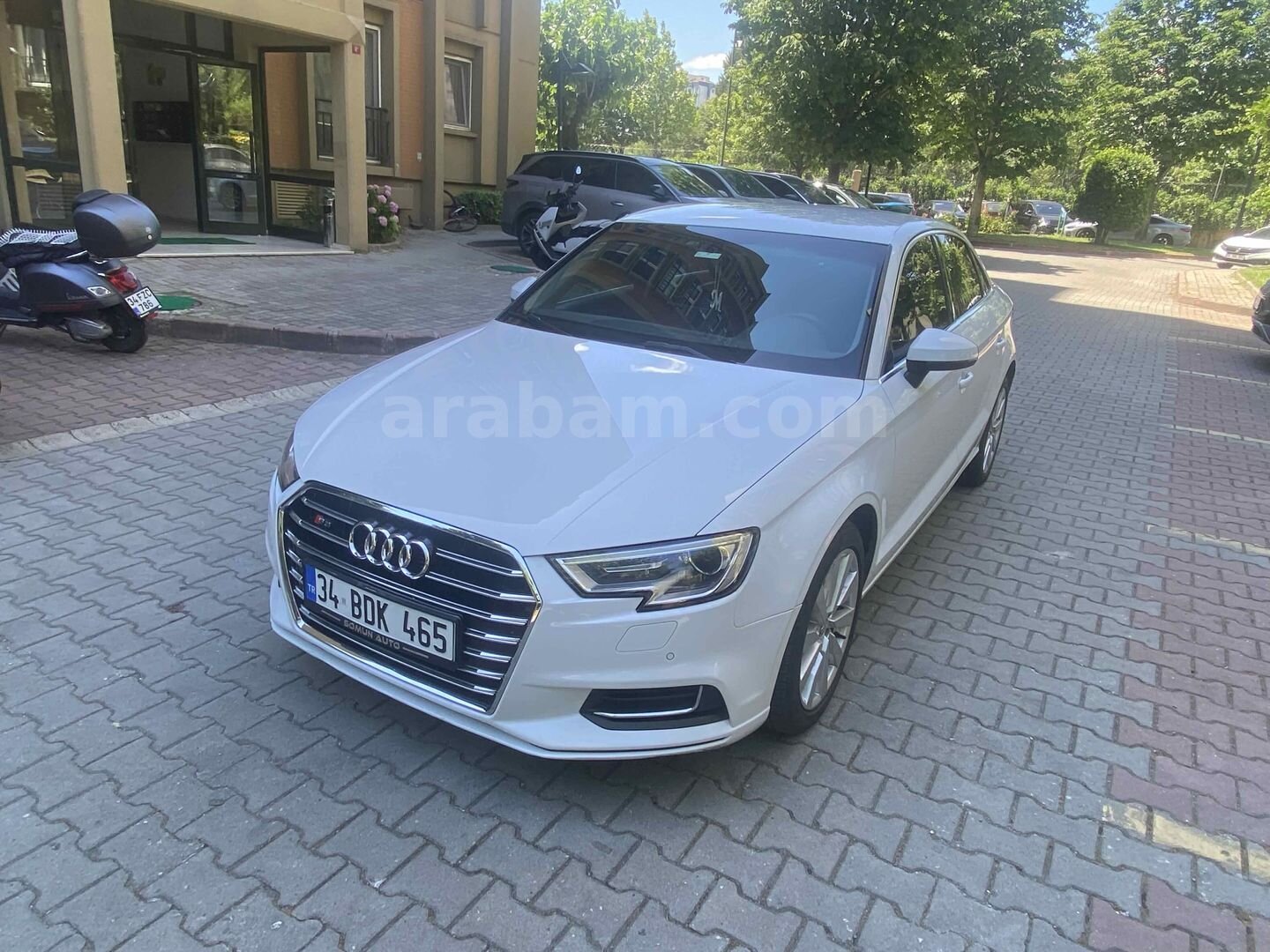 Galeriden Audi A3 Sedan 1.6 TDI Design Line 2018 Model İstanbul 323.000 km Beyaz 1