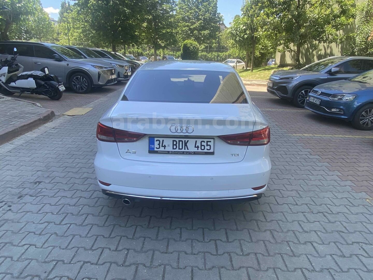 Galeriden Audi A3 Sedan 1.6 TDI Design Line 2018 Model İstanbul 323.000 km Beyaz 3