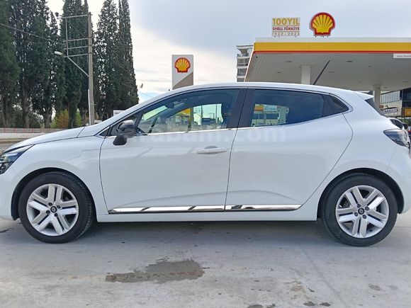 Sahibinden Tramersiz Clio 1.0 TCe Evolution 2025 Model  32200 km Beyaz