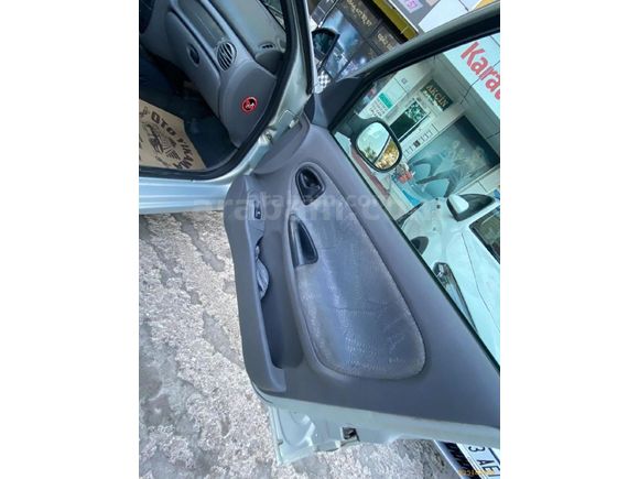 Sahibinden Renault Megane 1.9 DTi RTE 2000 Model