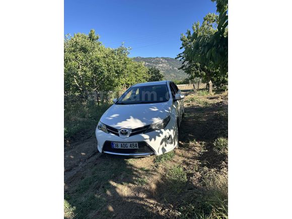 Sahibinden Toyota Auris 1.4 D-4D Advance 2013 Model 