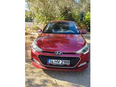 Sahibinden Hyundai i20 1.4 MPI Elite OV 2015 Model  193.000 km Kırmızı