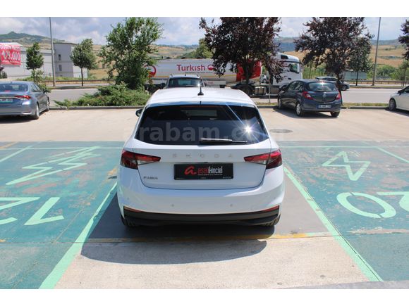 Skoda Fabia 1.0 TSİ PREMİUM 