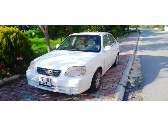 Sahibinden Hyundai Accent 1.6 Admire 2006 Model  282000 km Beyaz