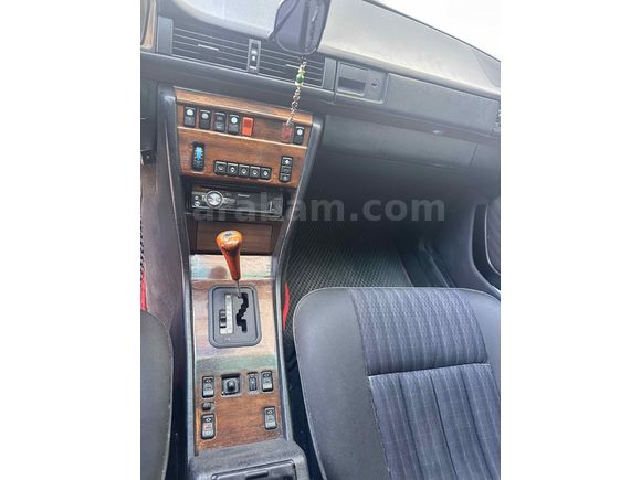 Sahibinden Mercedes - Benz 200 E 1990 Model 