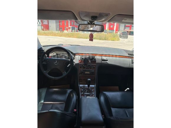 Galeriden Mercedes - Benz E 200 Kompressor Elegance 2001 Model Afyonkarahisar